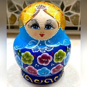 MATRYOSHKA NESTING DOLLS HAND PAINTED WOOD FROM UKRAINE SET OF 7